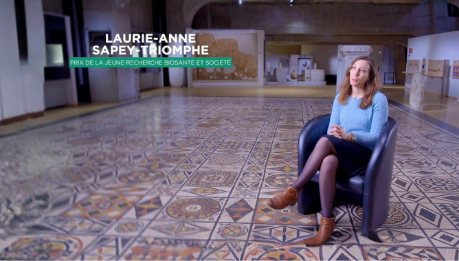 Remise du Prix de la Jeune Recherche à Laurie-Anne Sapey-Triomphe